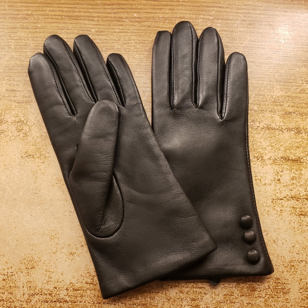 Wilson's Black Leather Gloves, size Medium